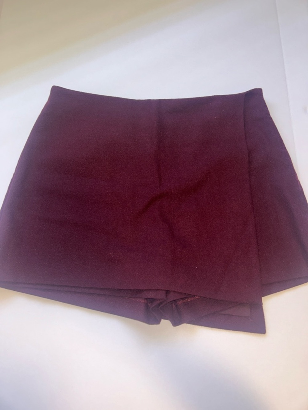 Gianni Bini Preppy Burgundy Stretch Skort - size 10